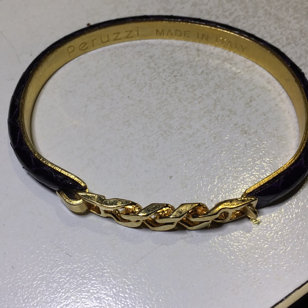 Vintage Peruzzi purple snakeskin gold tone bracele
